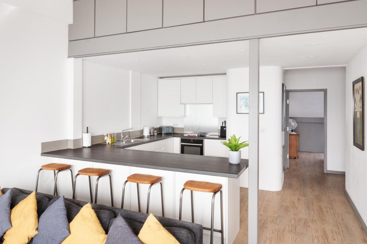 Lancing Beach Apartment. المظهر الخارجي الصورة