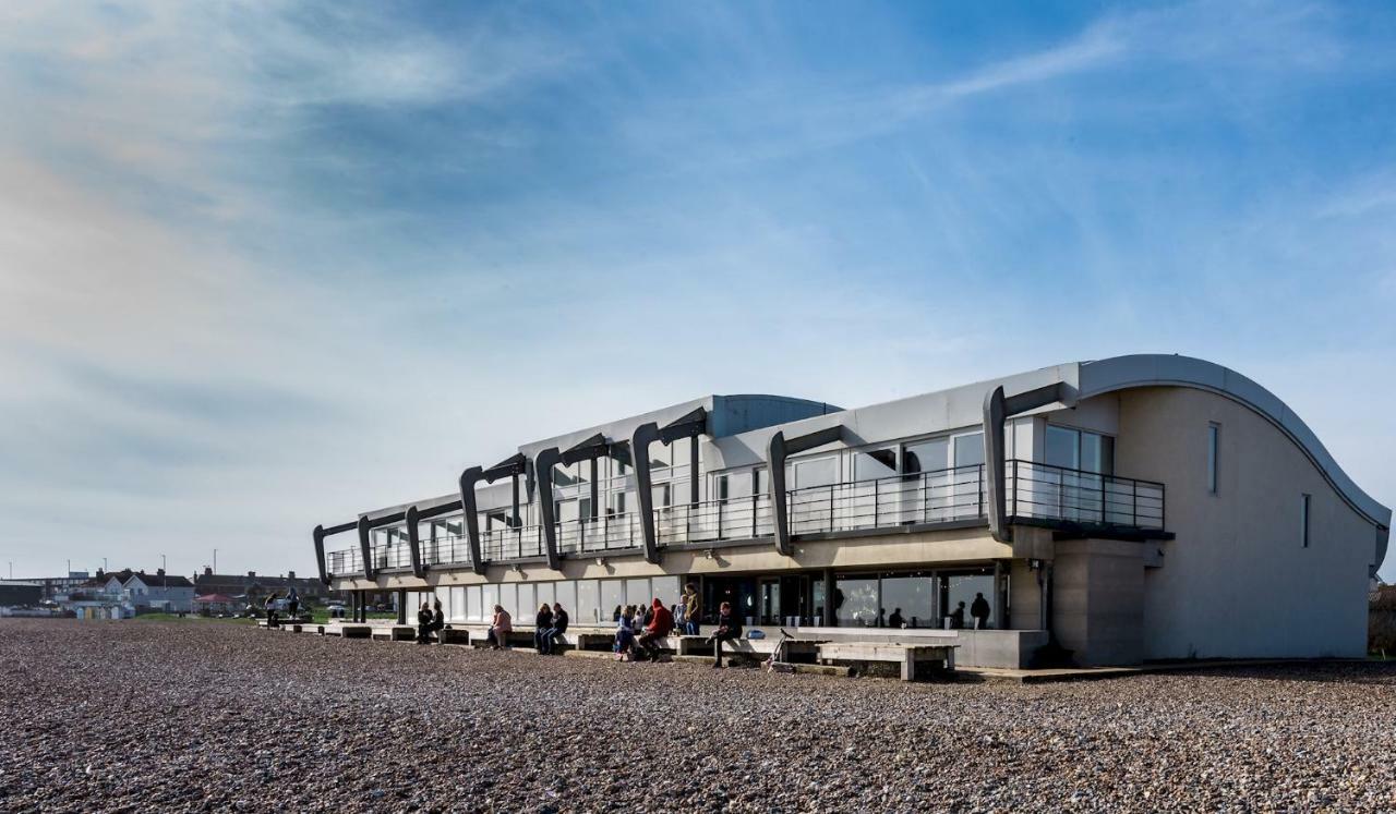 Lancing Beach Apartment. المظهر الخارجي الصورة